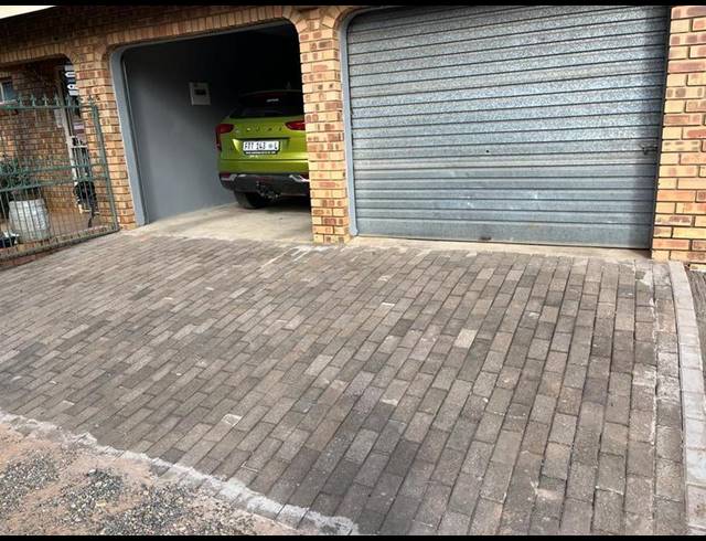 3 BEDROOM PROPERTY TO RENT IN CHROOM PARK